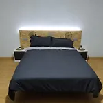 Puerto Pesquero De Apartamento Cariño